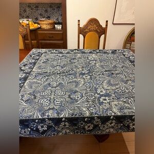Vintage April Cornell Blue & White Paisley Tablecloth Floral 51X55”
